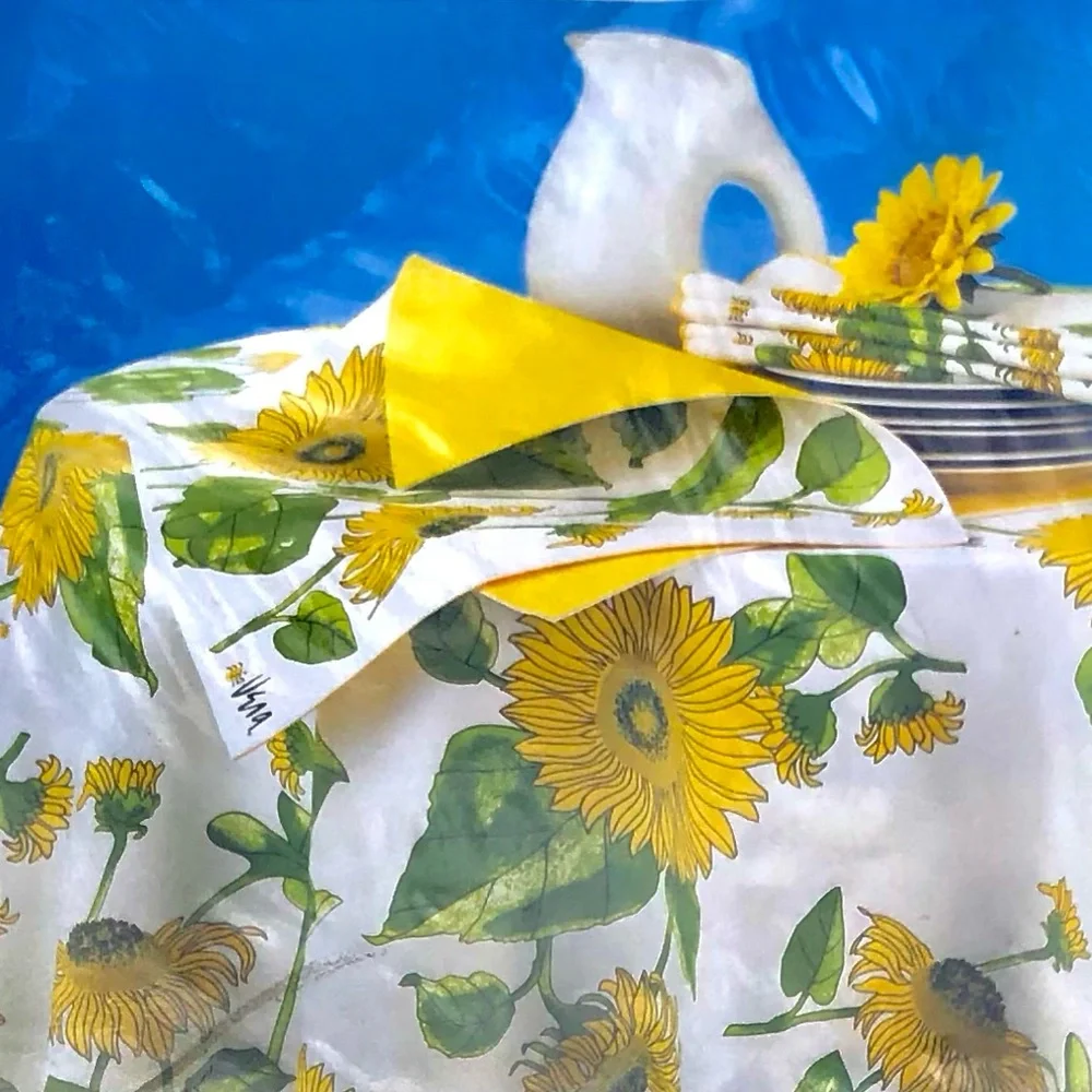 Vera Sunflower Oblong Indoor Outdoor Water Repellent Table Cloth Linen